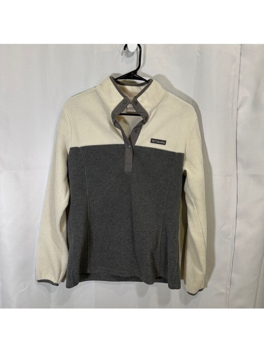 Columbia Women’s Cream and Gray Fleece Pullover